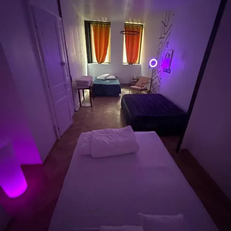 4 Pers - Jacuzzi & Mini-bar - Centre Dijon