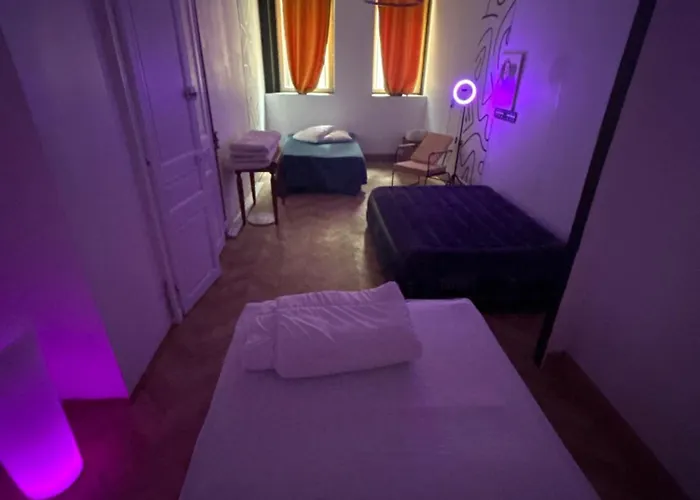 4 Pers - Jacuzzi & Mini-bar - Centre Dijon