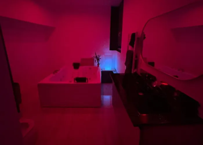 4 Pers - Jacuzzi & Mini-bar - Centre