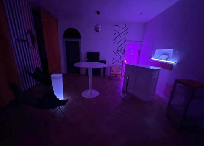 4 Pers - Jacuzzi & Mini-bar - Centre Ντιζόν